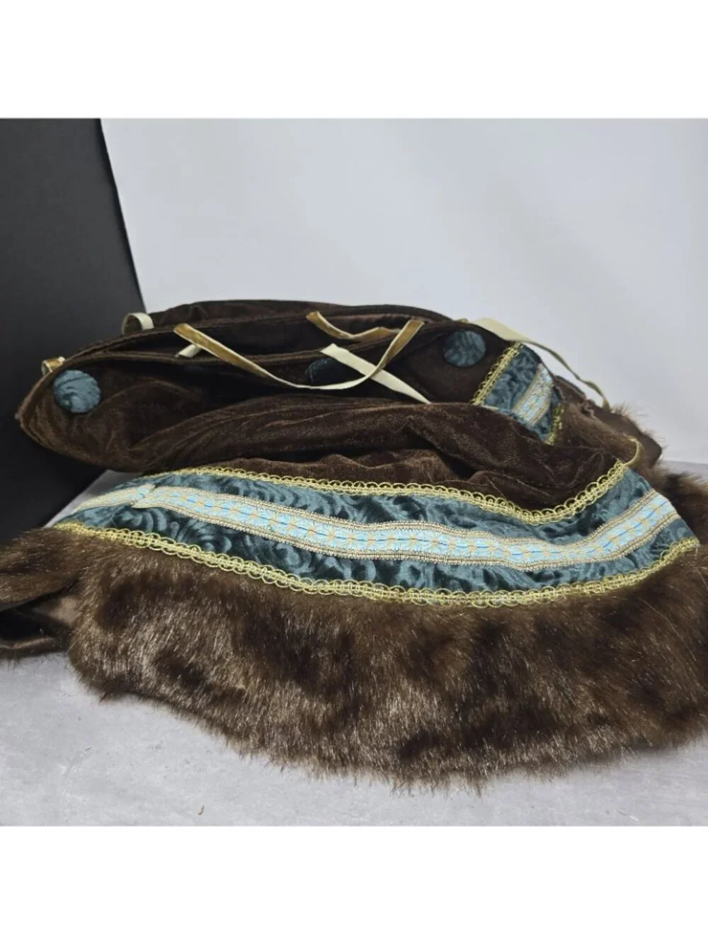 Victorian Brown Teal Velvet Christmas Tree Skirt Faux Fur Brocade Jacquard 46